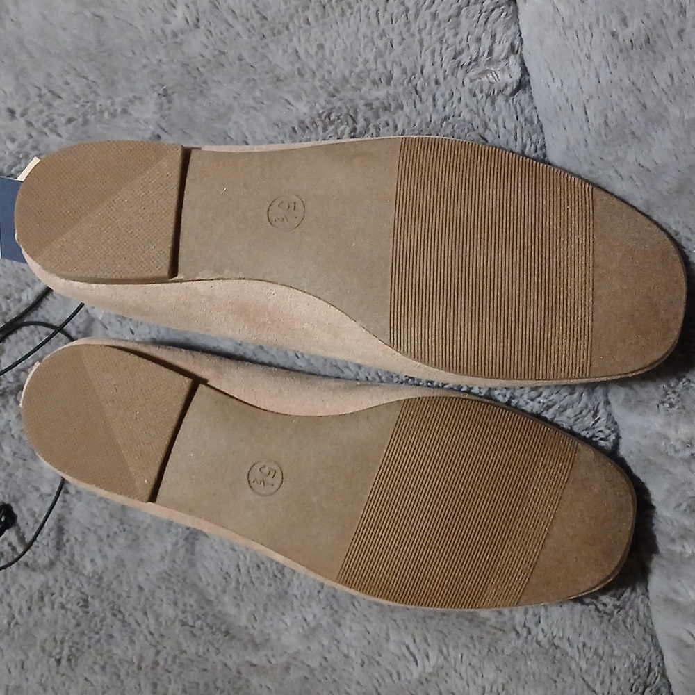 Universal Thread Flats ..5.5 - Picture 3 of 4